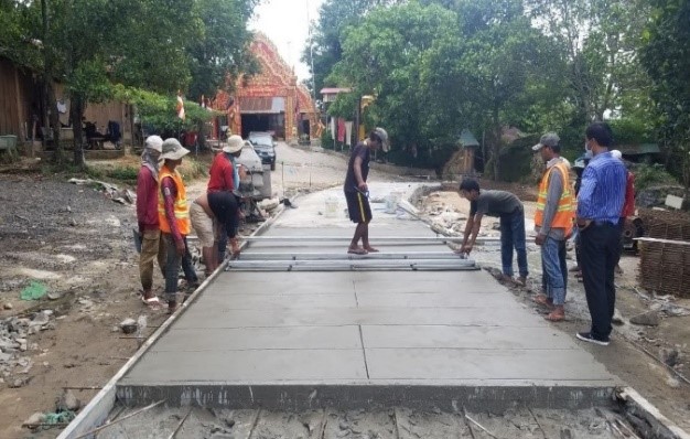 Construction of Concrete road on the mountain of Preah Vihear temple